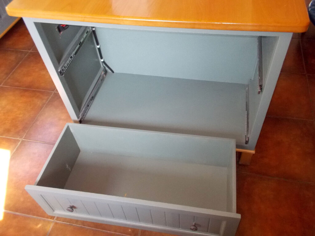 MICA – ADAPT-A-DRAWER